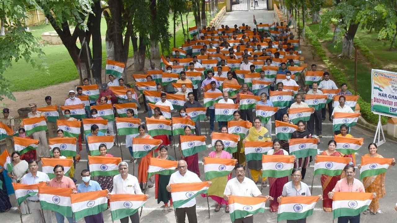 వజ్రోత్సవం వన శోభితం