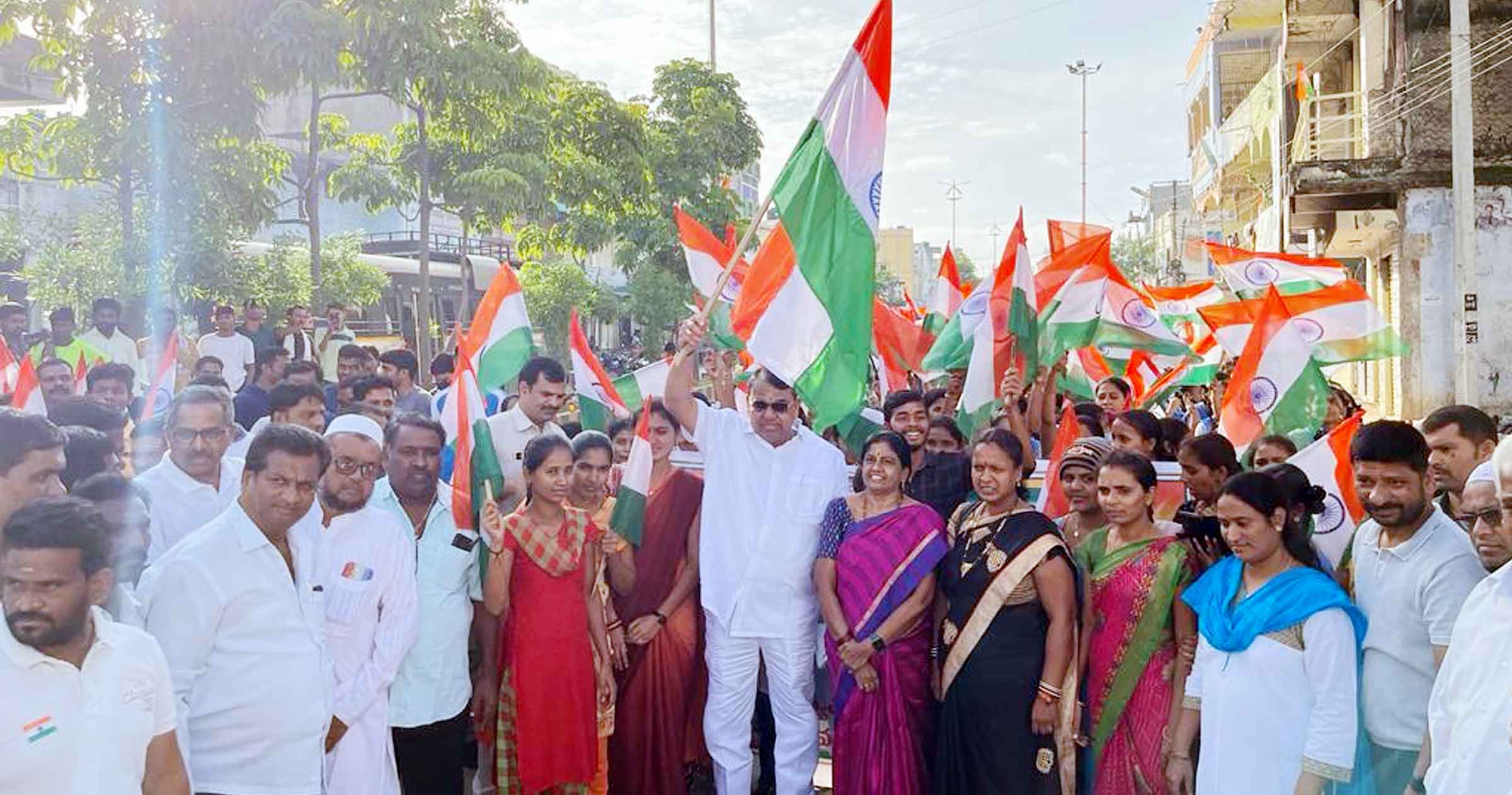 తిరంగా..మురవంగా