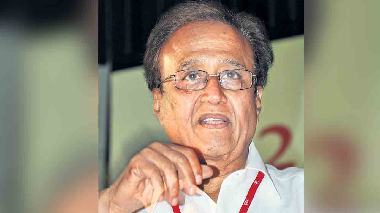 చరిత్ర చోరీకి బీజేపీ యత్నం