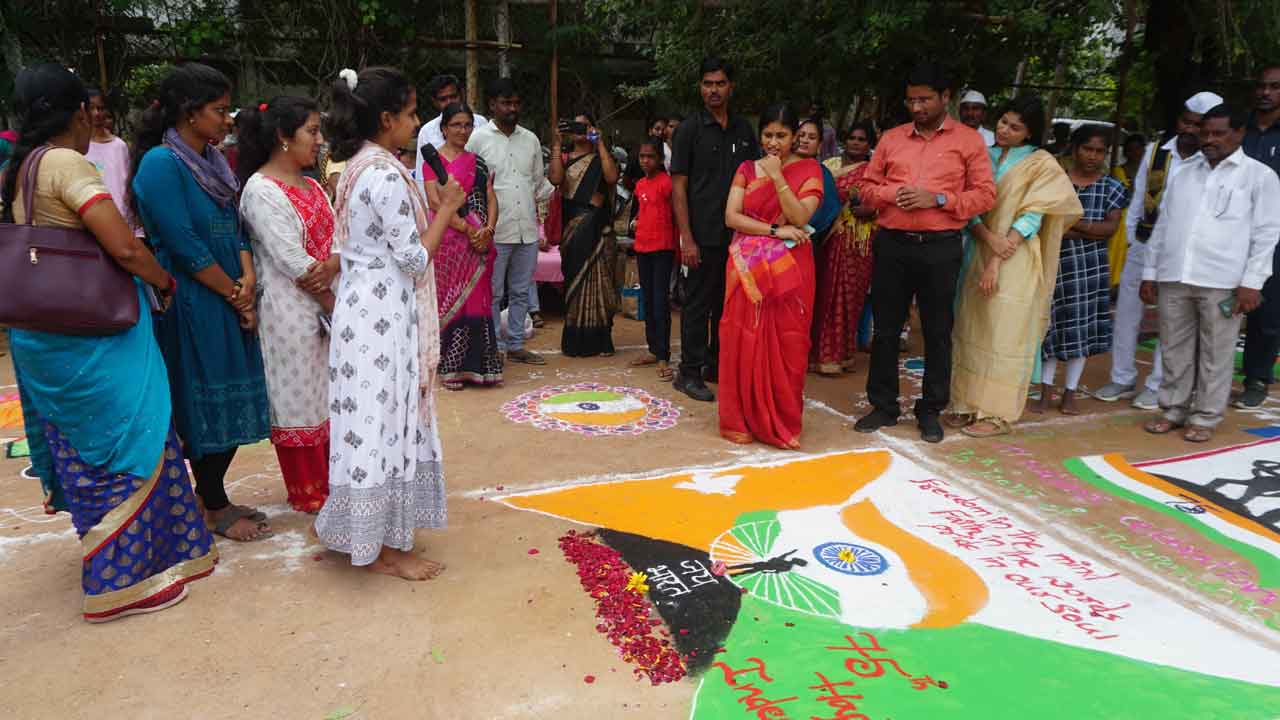 సప్తవర్ణ శోభితం