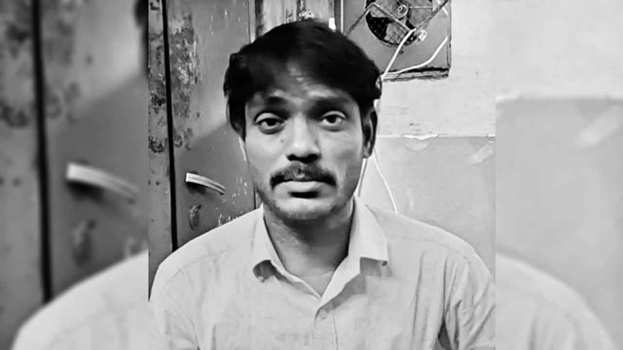ఏసీబీకి చిక్కిన ధరణి ఆపరేటర్