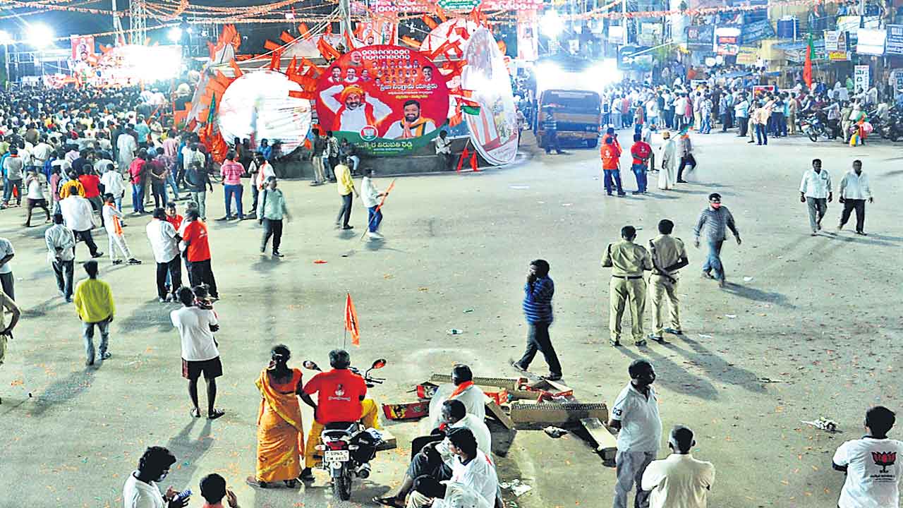 జనగామలో బండి సభ వెలవెల