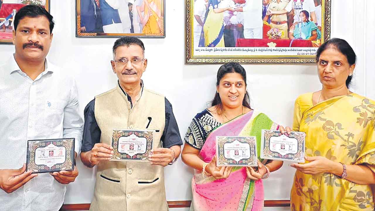 స్వాతంత్య్ర ఉద్యమ స్ఫూర్తిని మననం చేసుకోవాలి