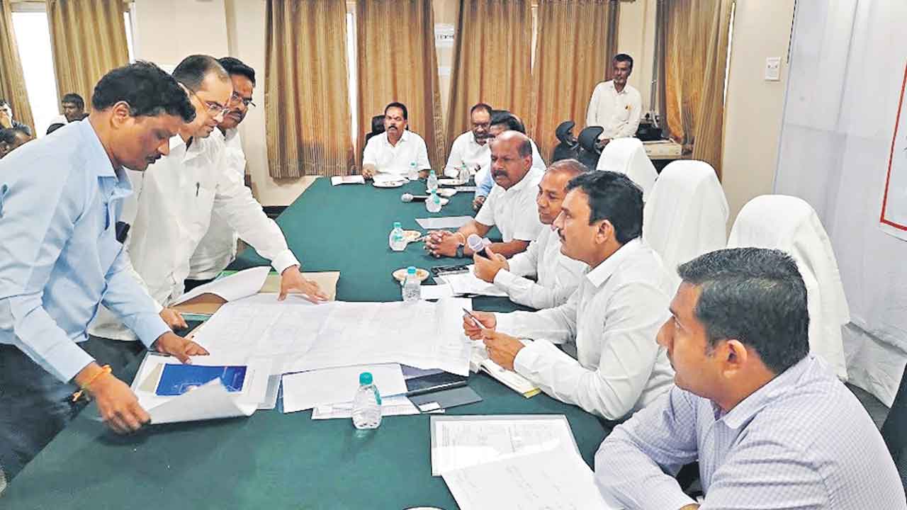 జహీరాబాద్‌ను తీర్చిదిద్దాలి