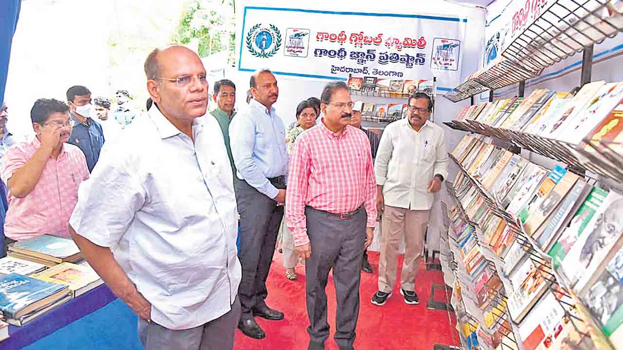 పుస్తకం.. సమాజానికి గొప్ప సందేశం