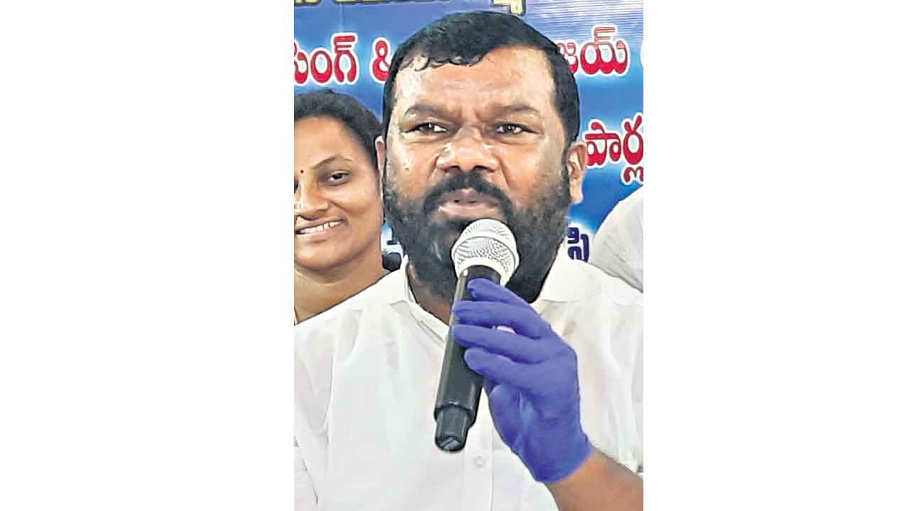 రాజాసింగ్‌ను బహిష్కరించాలి