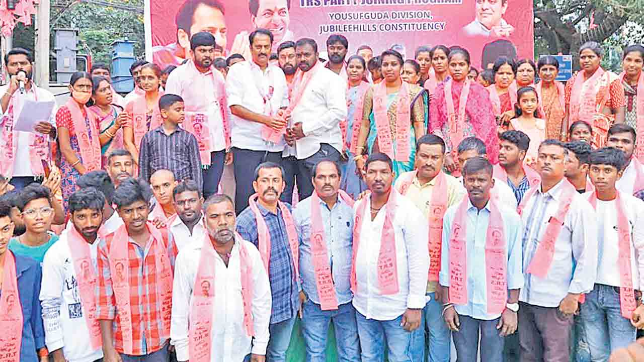 దేశాన్ని భ్రష్టు పట్టిస్తున్న బీజేపీ