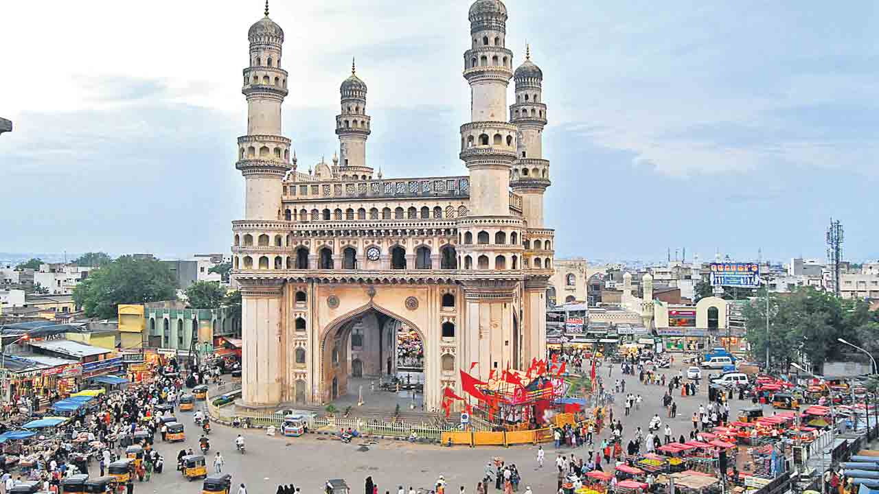 తలమానికమై.. చరిత్రకు సాక్ష్యమై