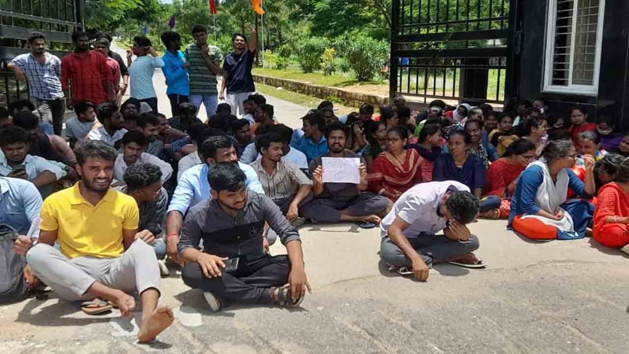 అంతా ‘గుప్తా’ధిపత్యం