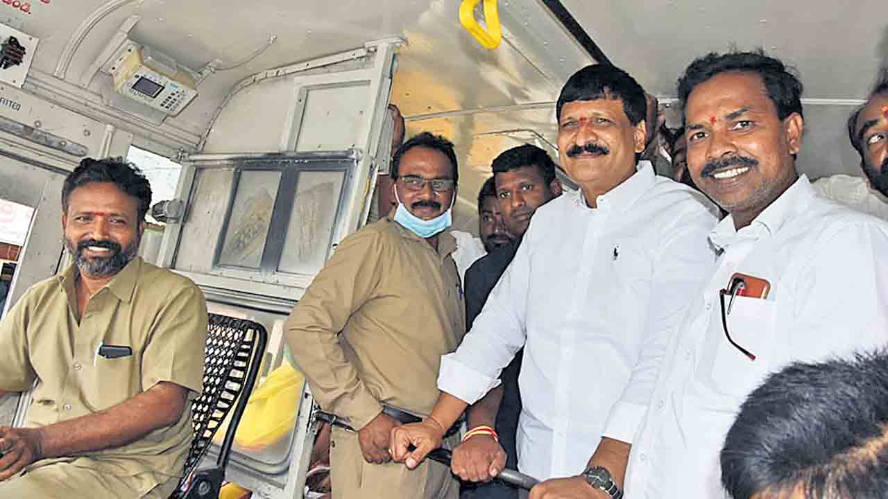 టీఆర్ఎస్ ప్రభుత్వంతోనే అభివృద్ధి