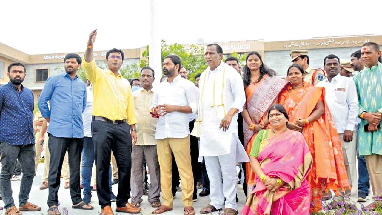 సమీకృత కలెక్టరేట్‌ పూర్తి స్థాయిలో సిద్ధం కావాలి