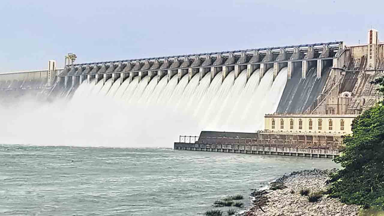 నాగార్జునసాగర్కు పోటెత్తిన వరద