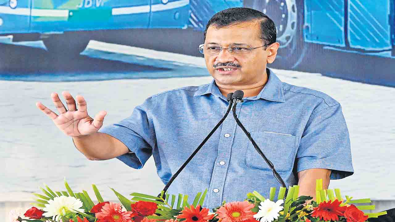 కేజ్రీ సర్కారును కూల్చే కుట్ర