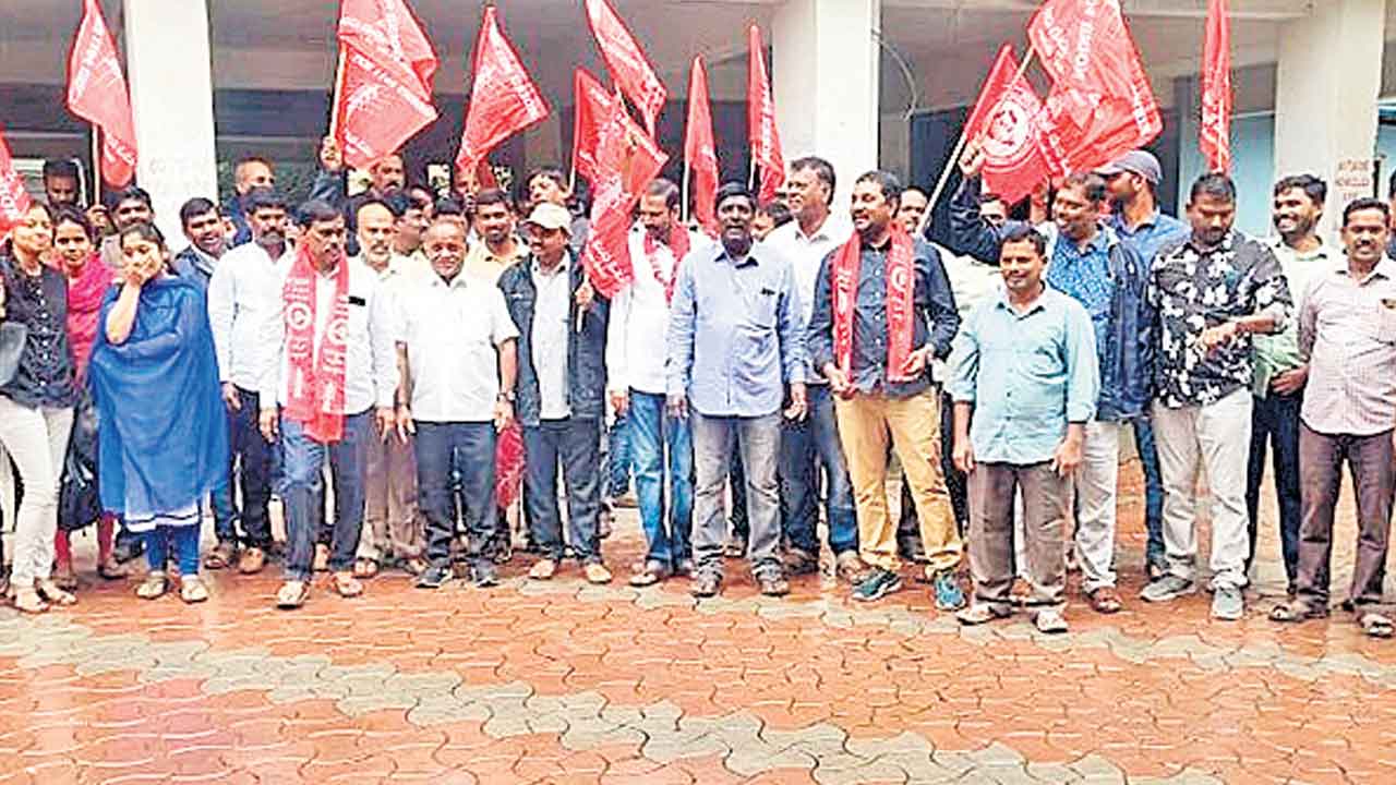 విద్యుత్‌ సవరణ బిల్లును నిలిపివేయాలి