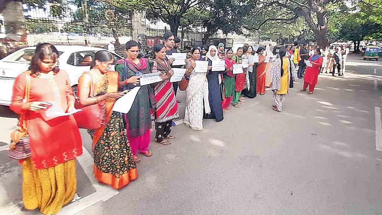 బిల్కిస్‌ బానో నిందితుల విడుదలను రద్దు చేయాలి