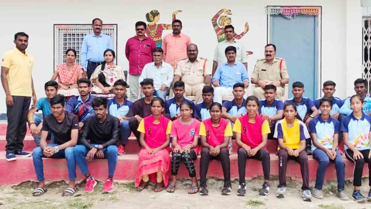 జిల్లాకు బంగారు పతకాలు తీసుకురావాలి