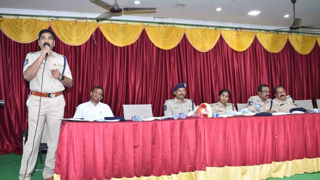 నిమిషం ఆలస్యమైనా నో ఎంట్రీ