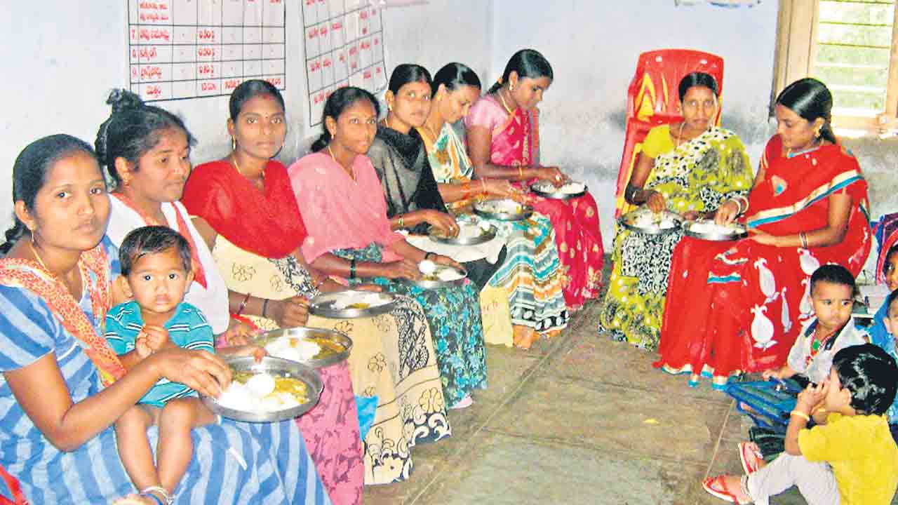 సంక్షేమానికి కేంద్రం కోత