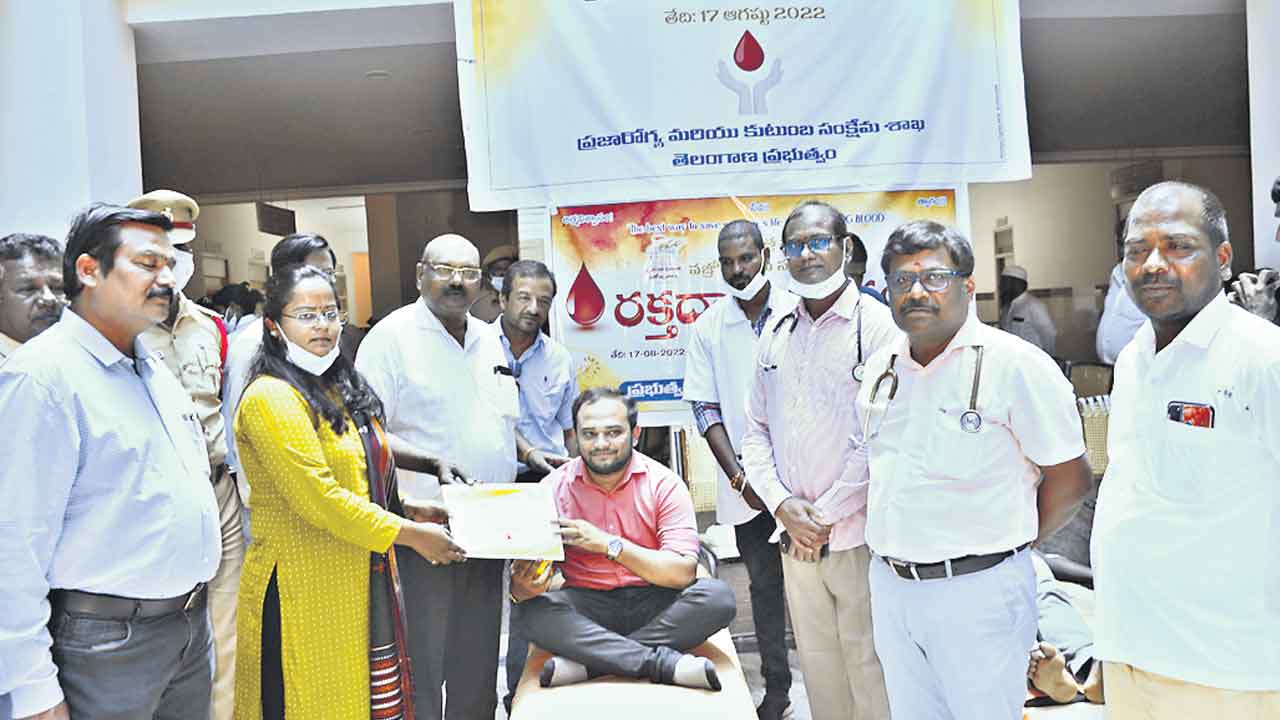 రక్తదానం మరొకరికి ప్రాణదానం