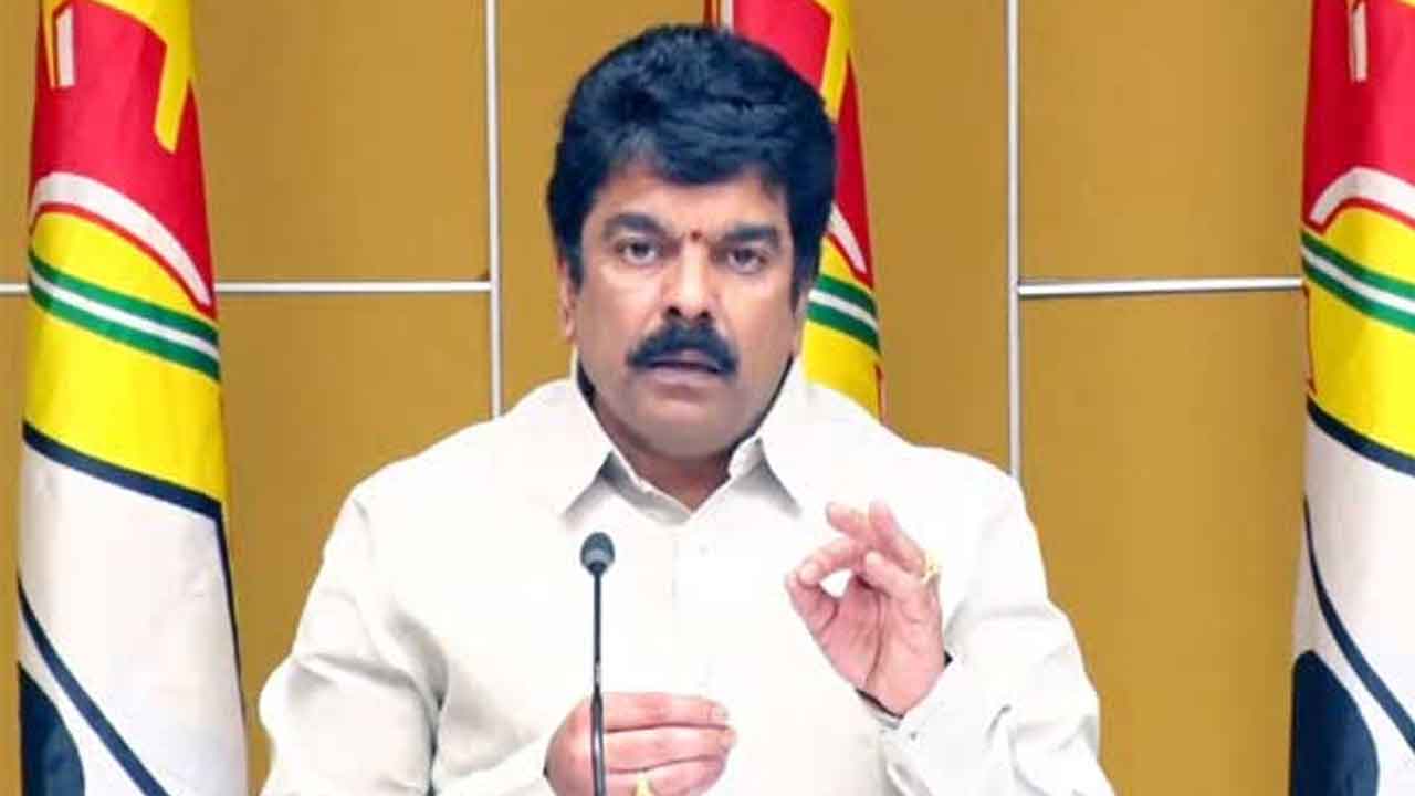 రూ. 15 మద్యం బాటిల్‌ను రూ. 200 అమ్ముతారా? : బొండా ఉమ