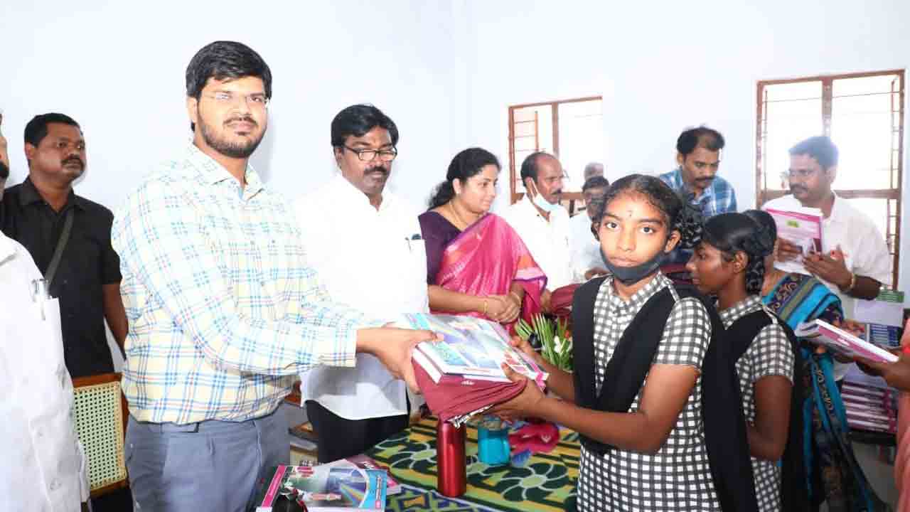 కార్పొరేట్‌కు దీటుగా ప్రభుత్వ విద్య