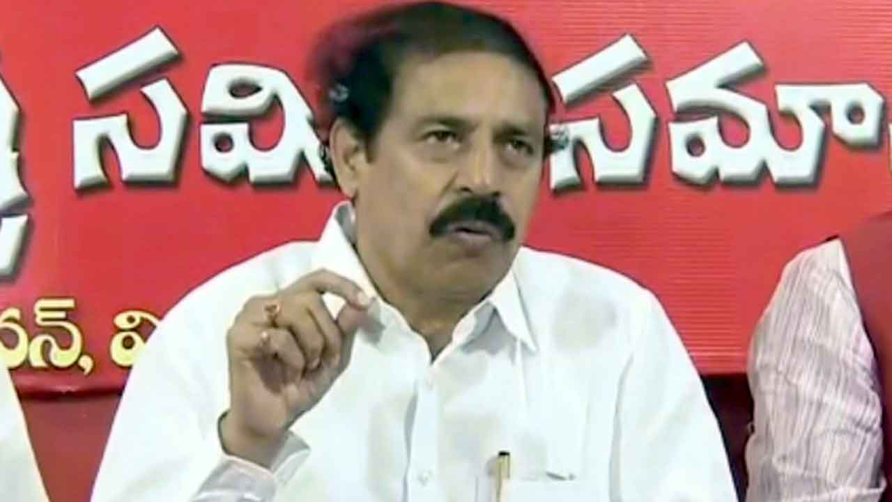 వైసీపీ నుంచి ఎంపీ గోరంట్లను బహిష్కరించాలి : సీపీఐ నేత రామకృష్ణ