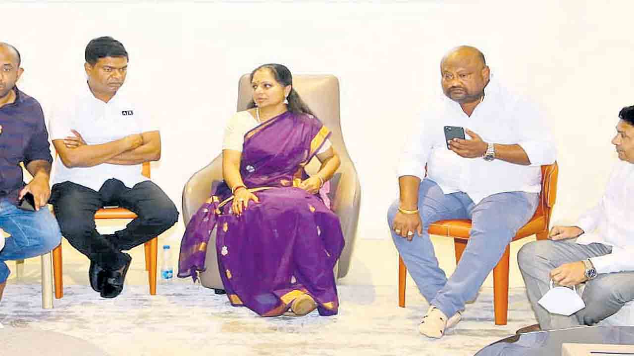 ప్రజాస్వామ్యంలో దాడులకు స్థానం లేదు