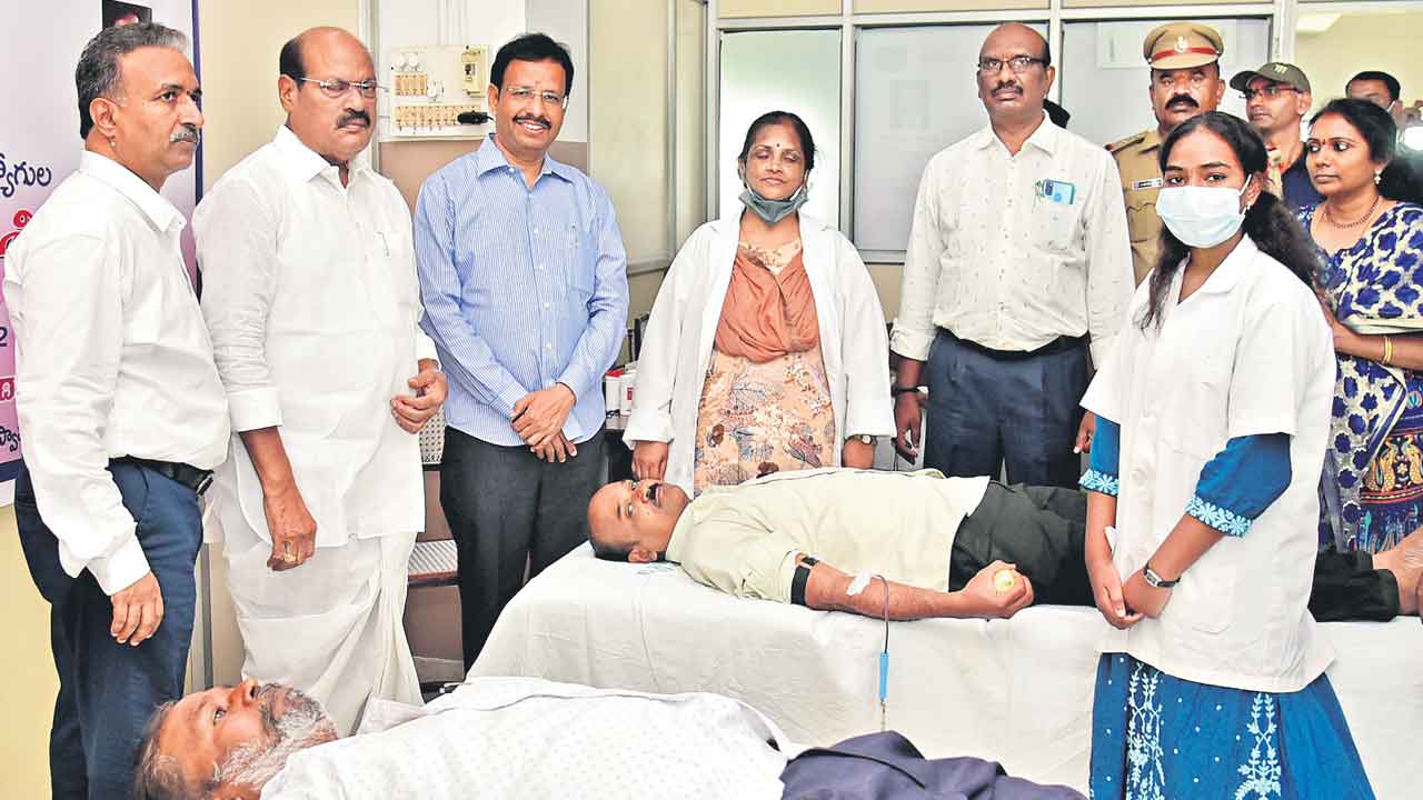 ఆర్టీసీలో 3,500 మంది రక్తదానం