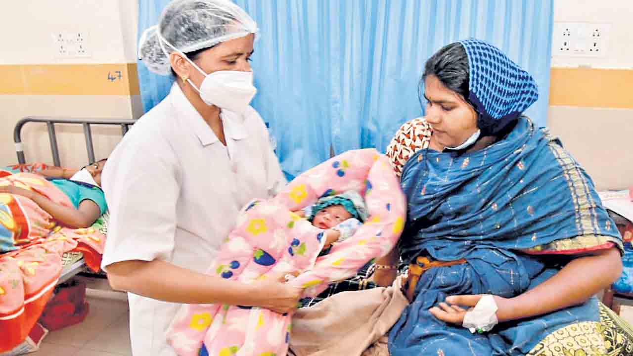 సాధారణ ప్రసవం చేస్తే ప్రోత్సాహకం 3 వేలు