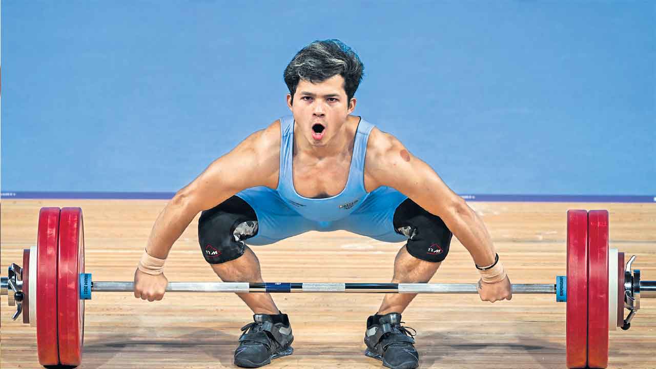 జైజై జెరెమీ.. స్వర్ణం నెగ్గిన యువ లిఫ్టర్‌