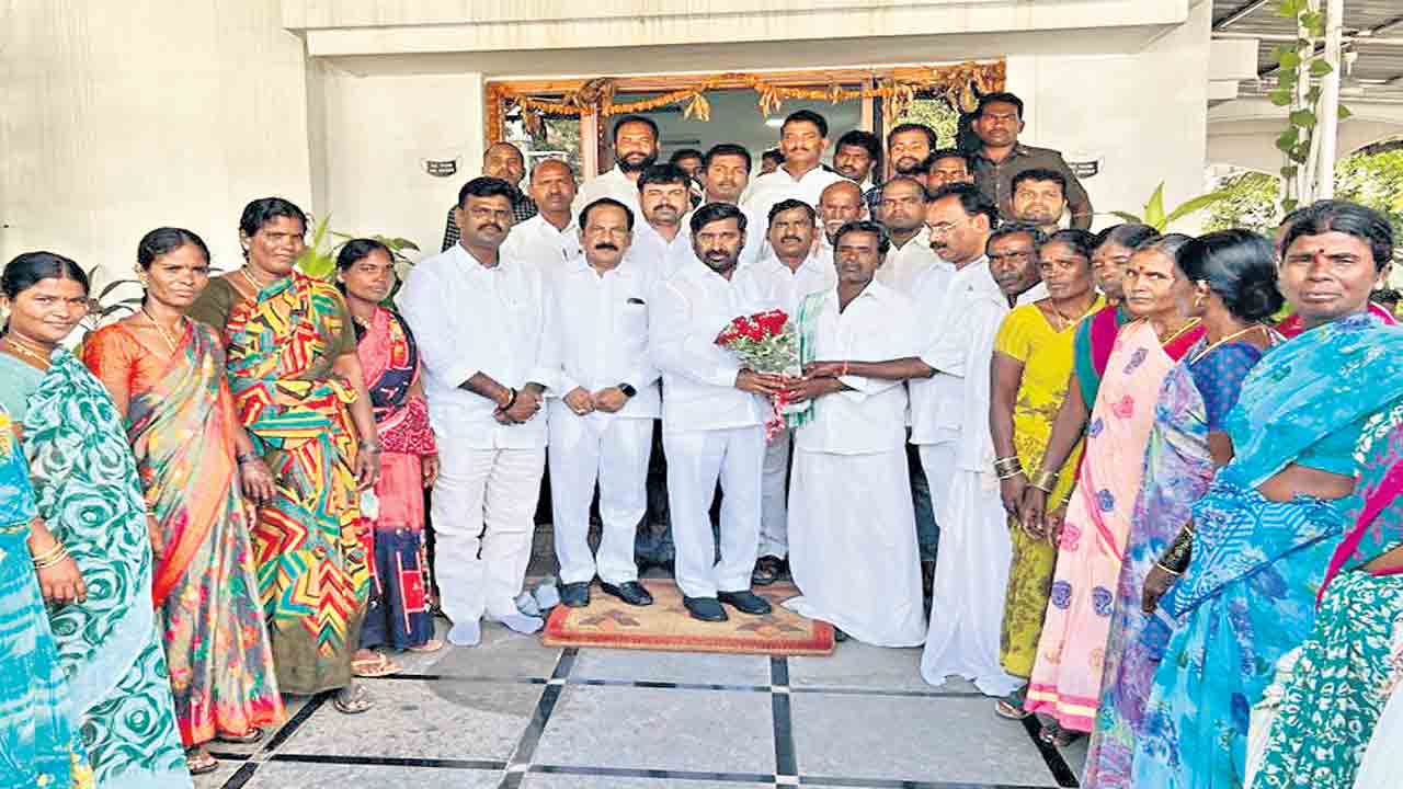 భూనిర్వాసితులకు అండగా ఉంటాం