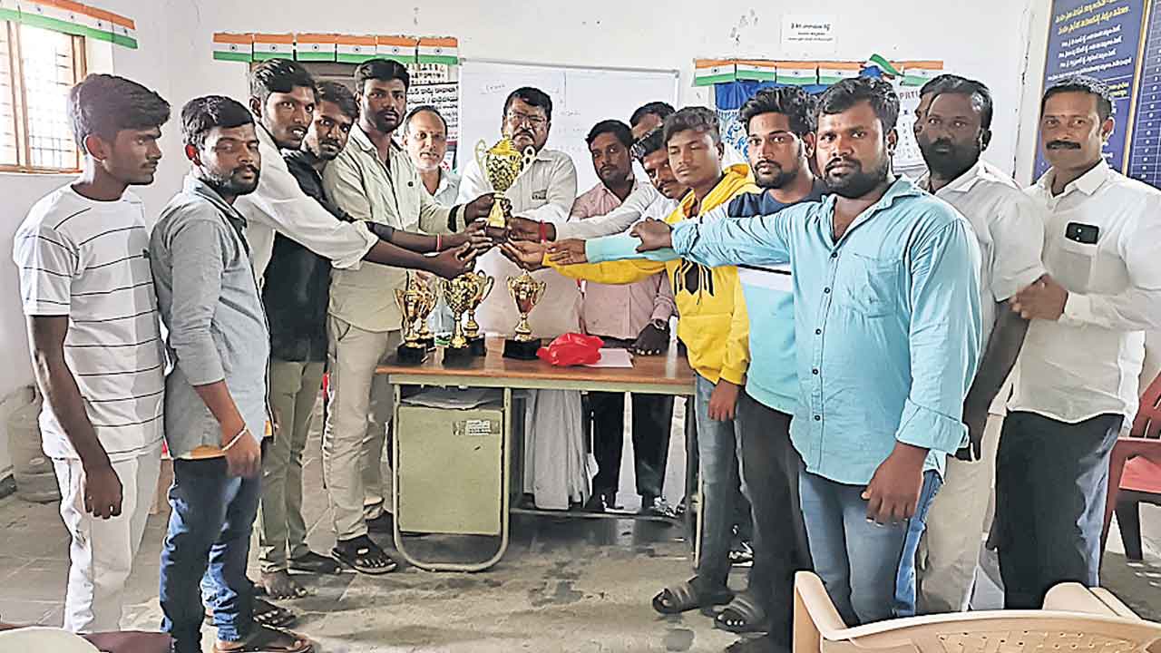 ప్రతి ఒక్కరూ ఆటలు ఆడాలి