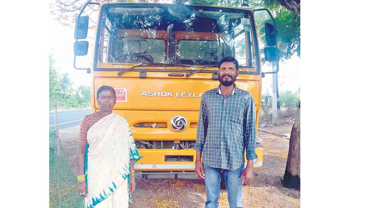 సురేశ్‌ కుటుంబం తేరుకున్నది..