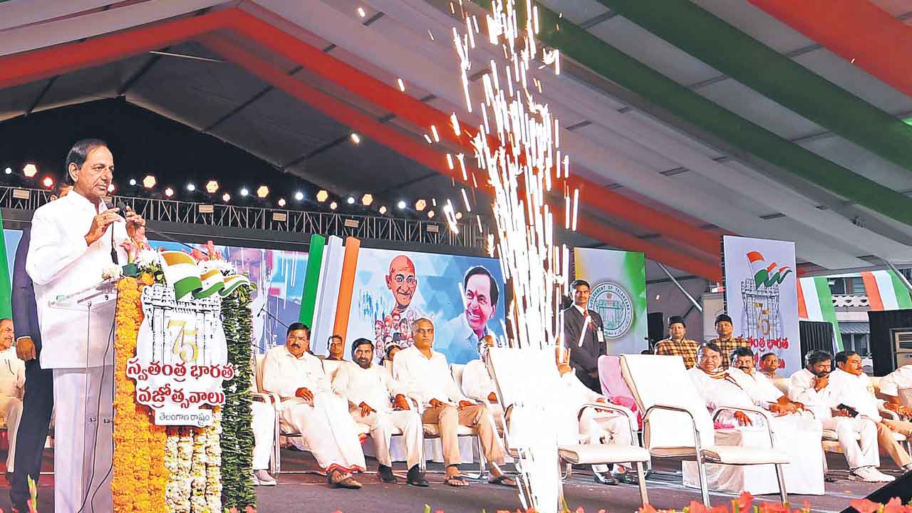 స్ఫూర్తిని పంచి.. కీర్తిని పెంచి!