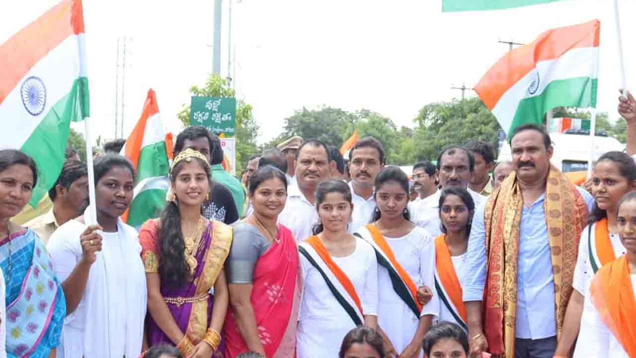 దేశం గర్వపడేలా వజ్రోత్సవ వేడుకలు