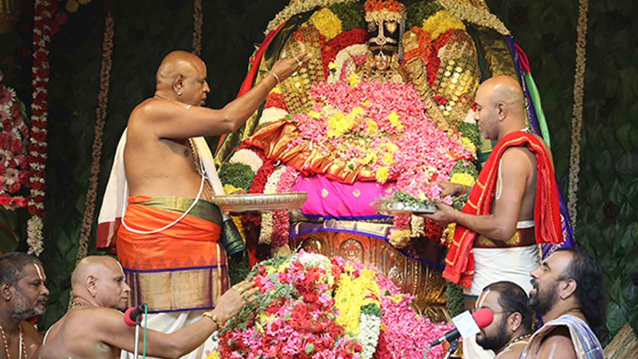 తిరుచానూరులో శాస్త్రోక్తంగా వరలక్ష్మీ వ్రతం