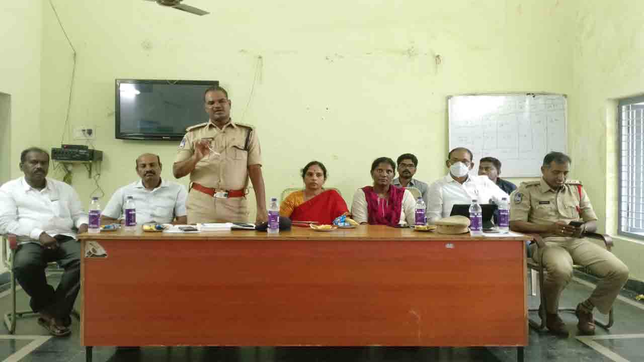 ప్రశాంత వాతావరణంలో గణేశ్‌ ఉత్సవాలు జరుపుకోవాలి