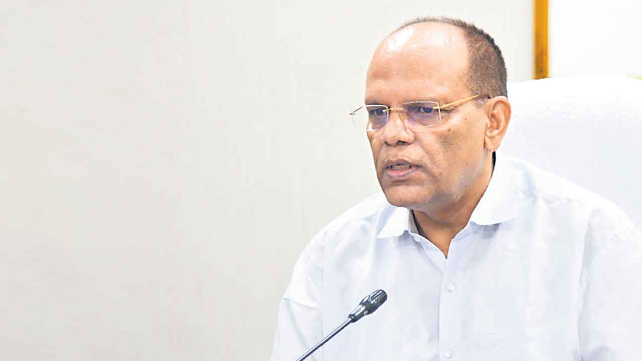 ఇల్లిల్లూ జాతీయ స్ఫూర్తితో నిండాలి