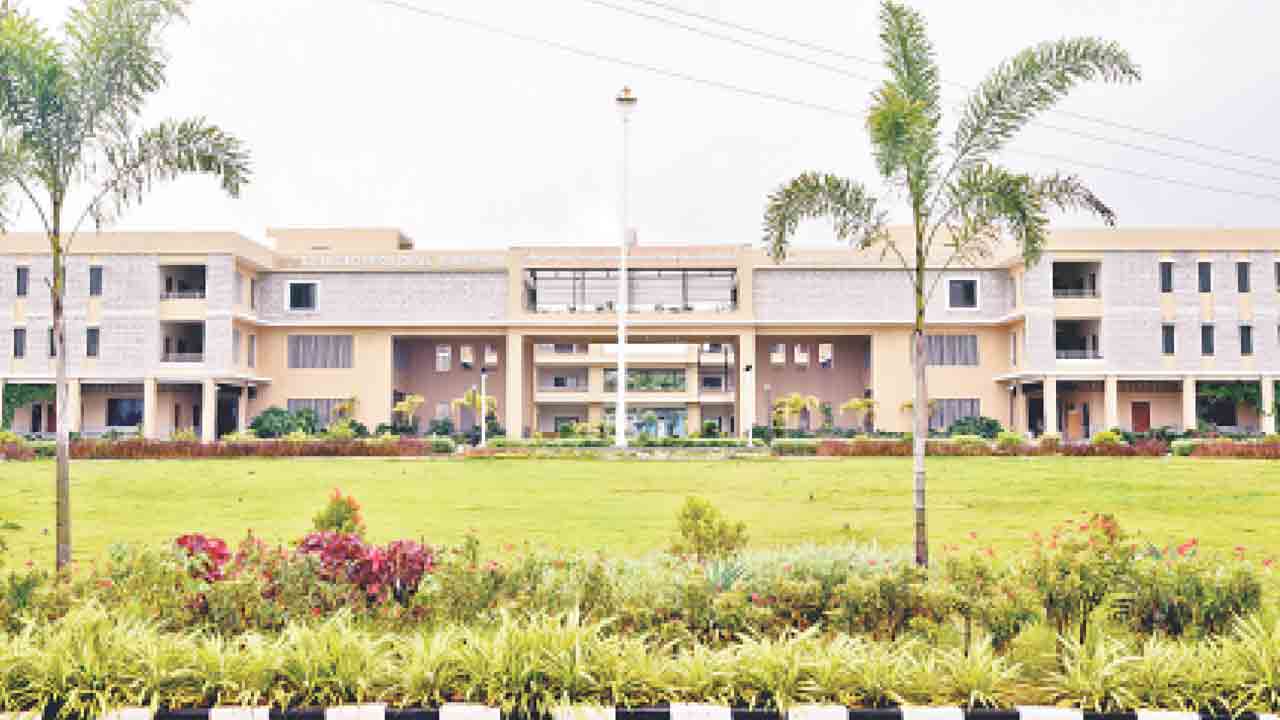 కొత్త కలెక్టరేట్‌ భవనాలు