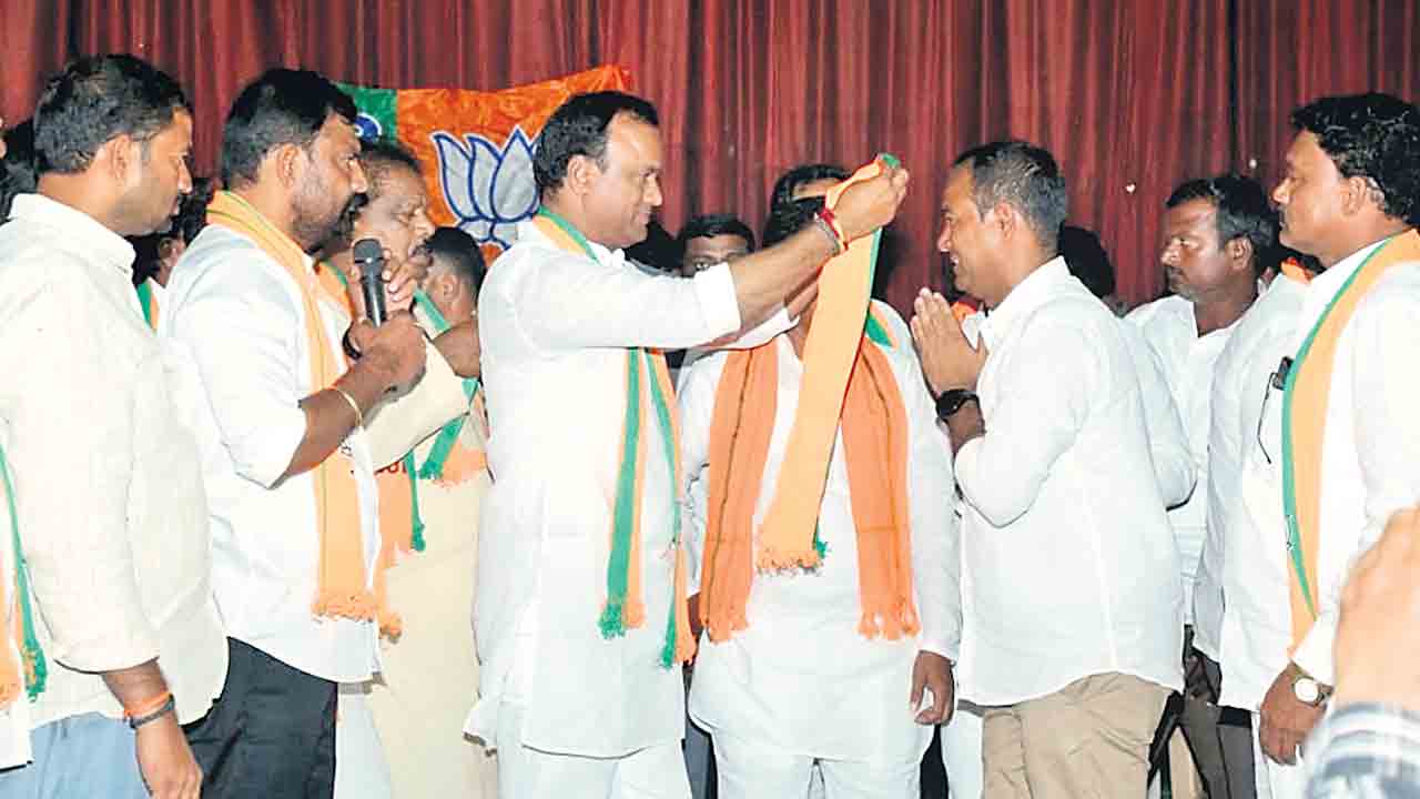 రాజగోపాలా.. ఇదేం ఖర్మయ్యా!