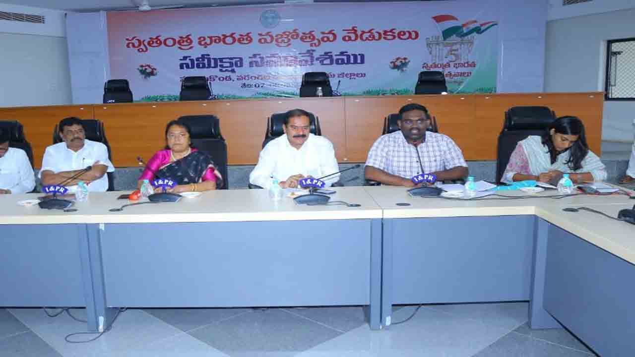 నవరాత్రి ఉత్సవాలకు ఏర్పాట్లు చేయాలి