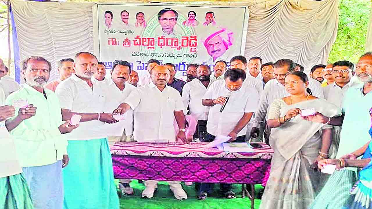 విమర్శలు మాని అభివృద్ధిలో భాగస్వాములు కావాలి