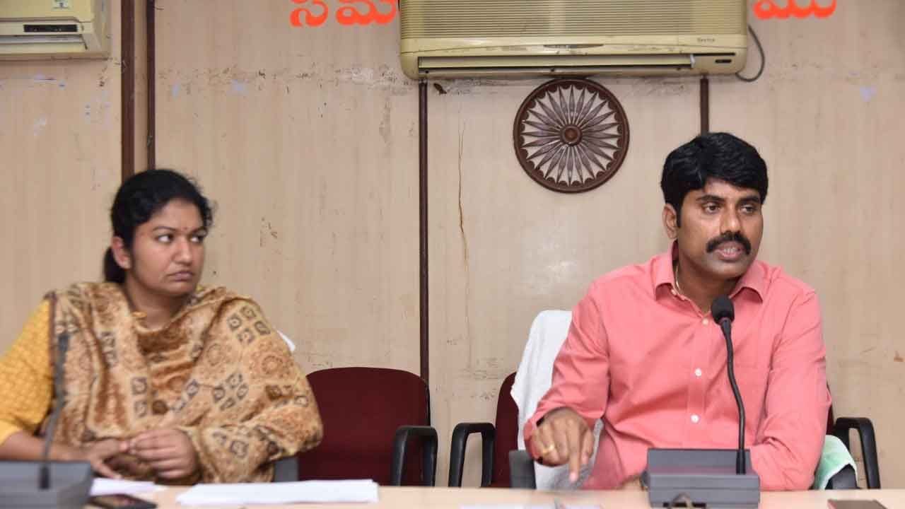 అక్రమ నిర్మాణాలను ఉపేక్షించొద్దు