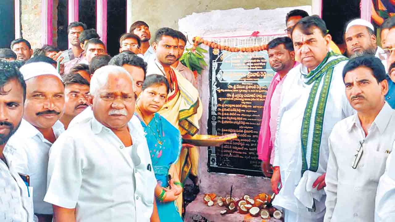 గుజరాత్లో పింఛన్ ఆరు వందలే