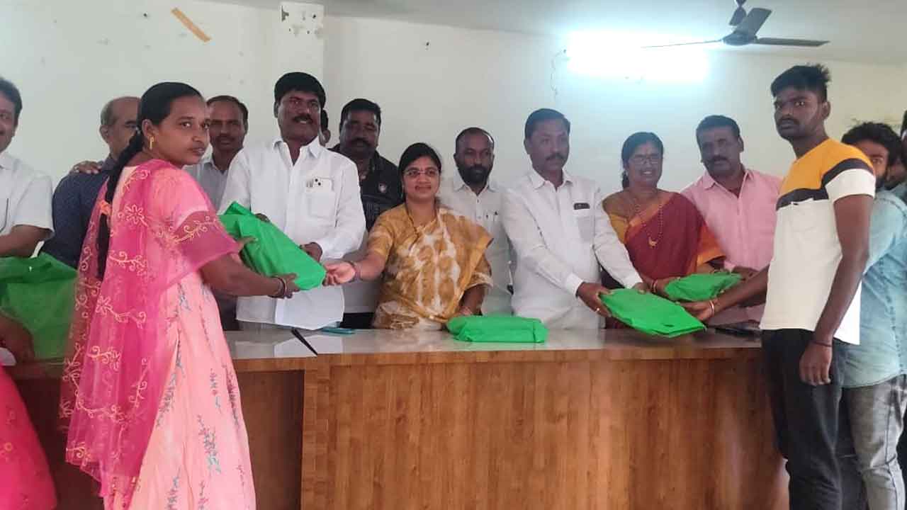 యాదవులు ఆర్థికాభివృద్ధి సాధించాలి