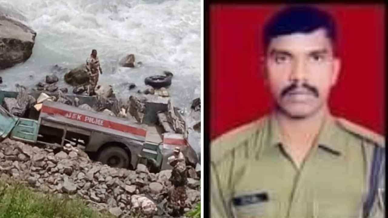 జవాన్‌ భౌతికకాయం వద్ద నివాళులు అర్పించిన కలెక్టర్‌, ఎస్పీ