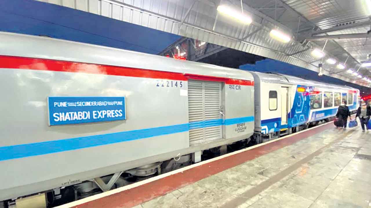 అదనపు ఆకర్షణగా విస్టోడోమ్‌ కోచ్‌