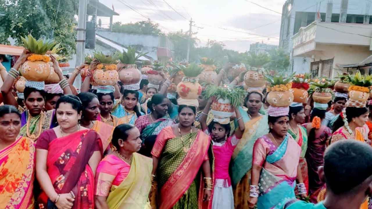 ఊరూరా బోనాల జాతర