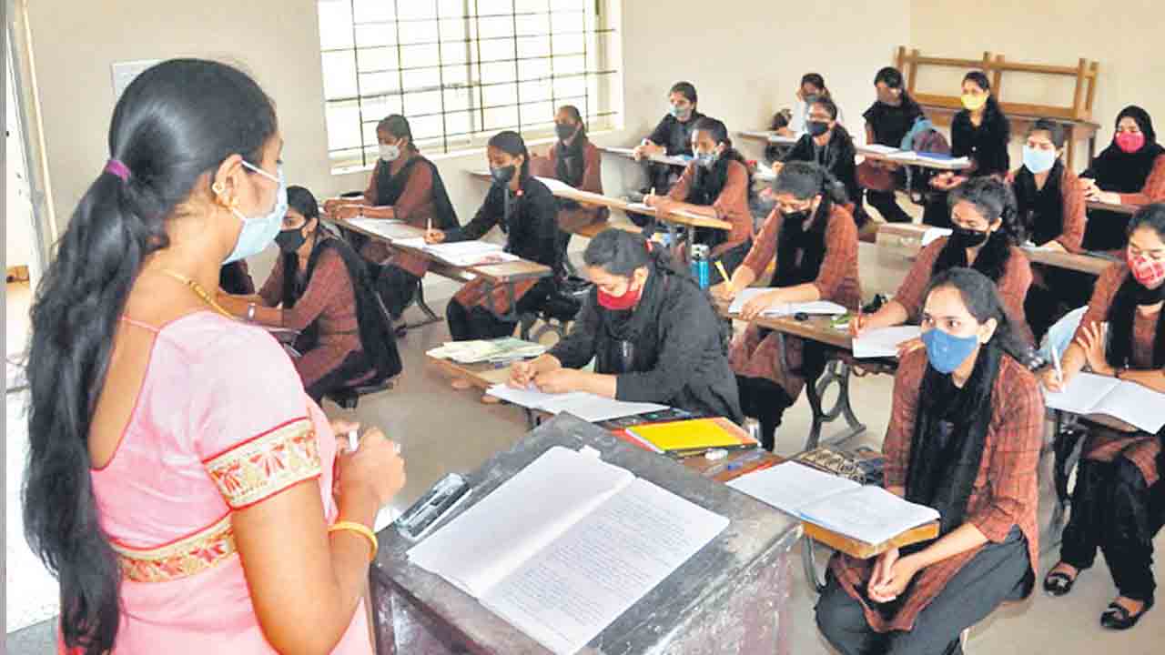 రానున్నాయ్‌.. లెక్చరర్స్‌ పోస్టులు