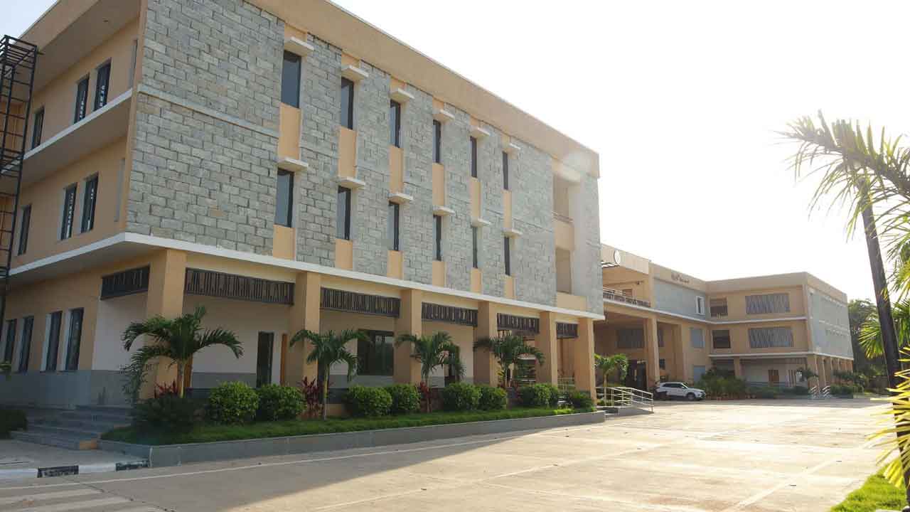 సకల హంగులతో నయా కలెక్టరేట్‌